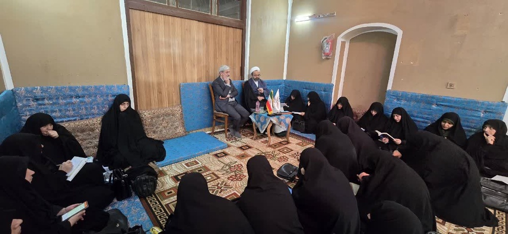 نشست تحلیل تمدنی قرآن در میبد برگزار شد