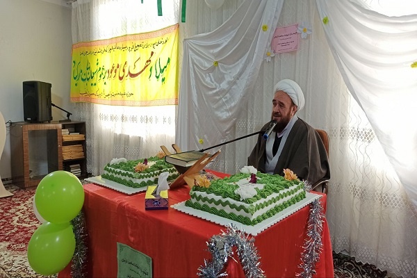 خواهران طلبه دفاع منطقی از جایگاه ولایت فقیه را برای جوانان تبیین کنند