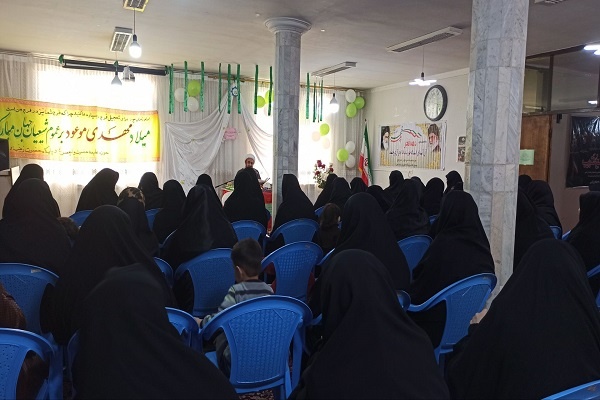 خواهران طلبه دفاع منطقی از جایگاه ولایت فقیه را برای جوانان تبیین کنند