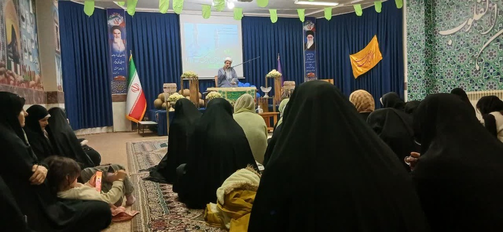 نقش بانوان در خودسازی و تربیت یاوران امام زمان (عج)