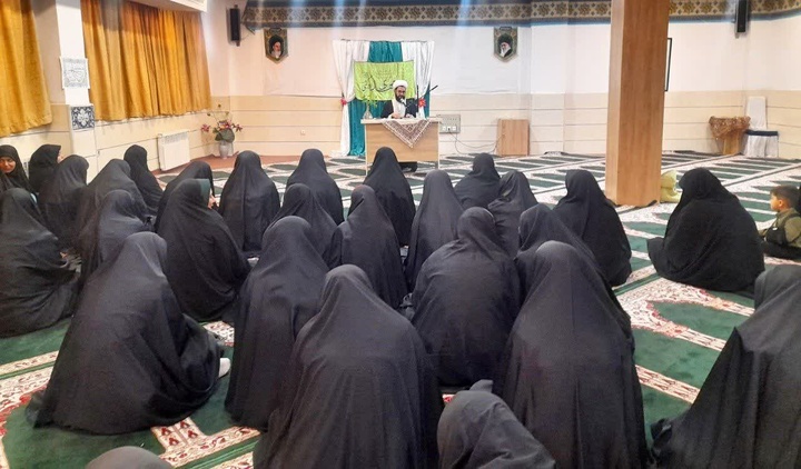 برگزاری نشست بصیرتی دهه فجر در مدرسه علمیه ساوه