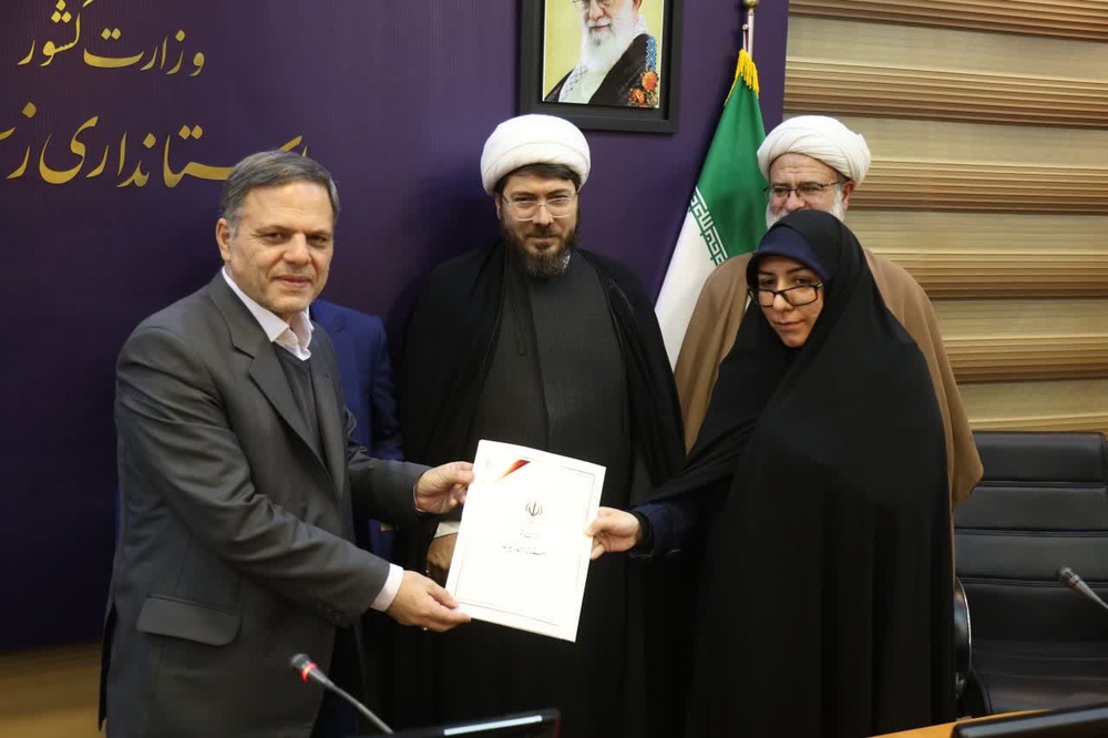 نشست روحانیون فعال در عرصههای تبلیغ، فرهنگ و بصیرتافزایی با استاندار زنجان