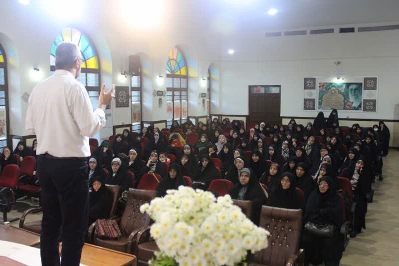 تصاویر/ دومین جلسه نشست تخصصی «بر مدار حقیقت» در کرمان