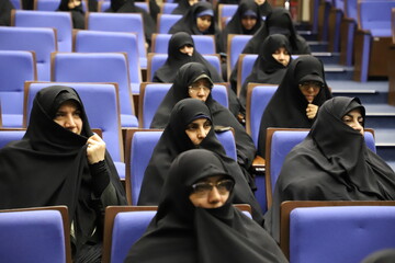 برگزاری مراسم یوم الله ۲۲ بهمن و افتتاح پایگاه بسیج در مرکز مدیریت حوزه‌های علمیه خواهران