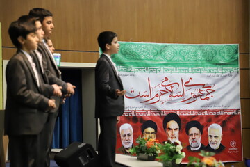 برگزاری مراسم یوم الله ۲۲ بهمن و افتتاح پایگاه بسیج در مرکز مدیریت حوزه‌های علمیه خواهران