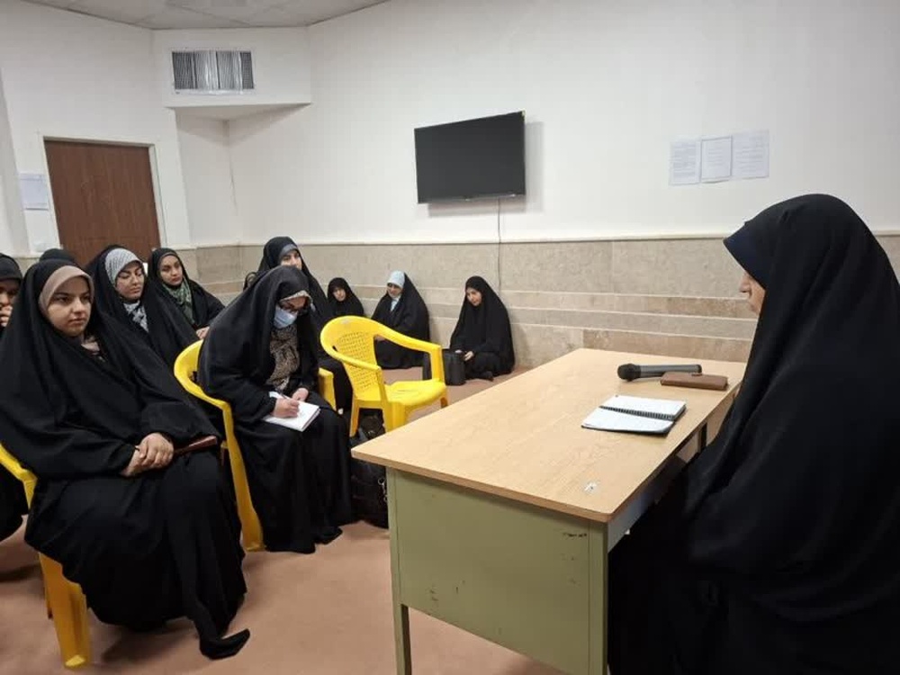 هدف نهایی طلبه باید اصلاح خود و اصلاح جامعه باشد