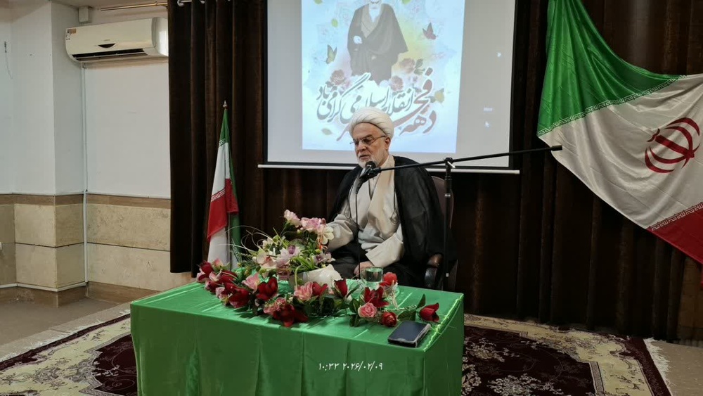 نقش‌های پنج‌گانه طلاب در تداوم انقلاب اسلامی از منظر نماینده ولی‌فقیه در کردستان تشریح شد