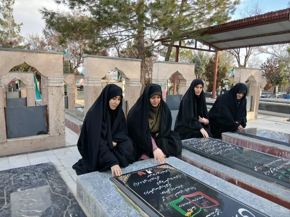 تجدید عهد با شهدای گمنام در نورآباد