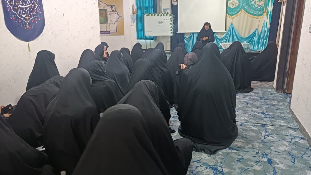 کرامت زن پایه تحکیم خانواده در گفتمان انقلاب اسلامی است