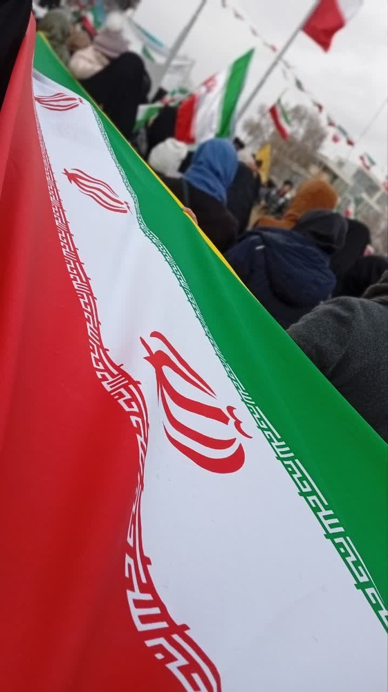 تصاویر/حضور طلاب حوزه‌های علمیه خواهران کردستان در راهپیمایی یوم‌الله ۲۲ بهمن