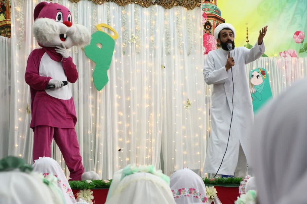 آغاز بندگی با قدمهای کودکانه