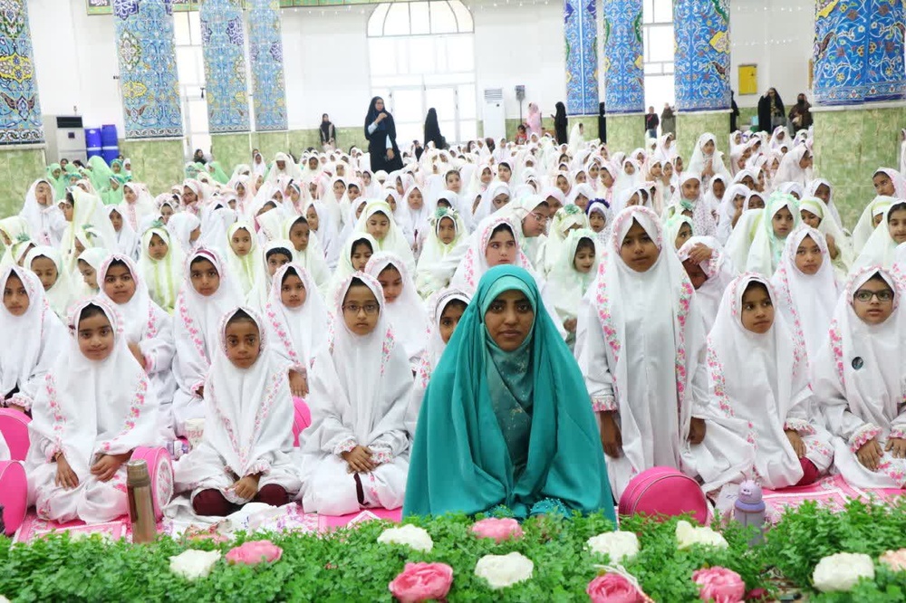 آغاز بندگی با قدم‌های کودکانه