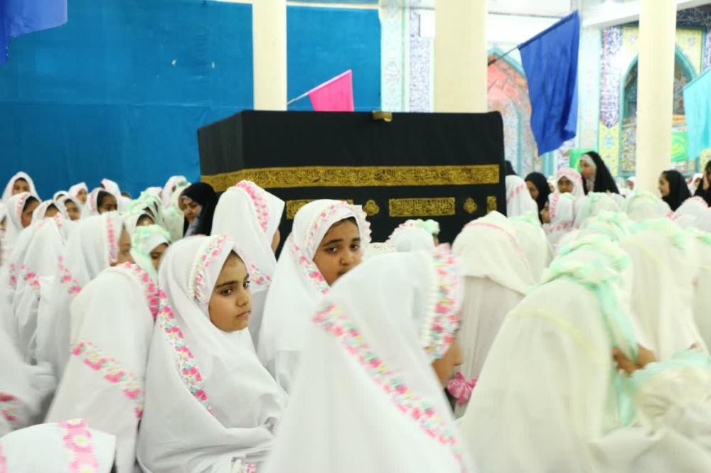 آغاز بندگی با قدمهای کودکانه