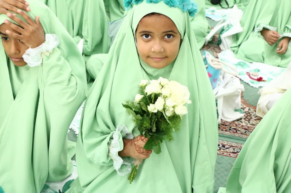 آغاز بندگی با قدمهای کودکانه