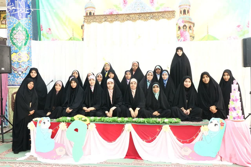 آغاز بندگی با قدمهای کودکانه