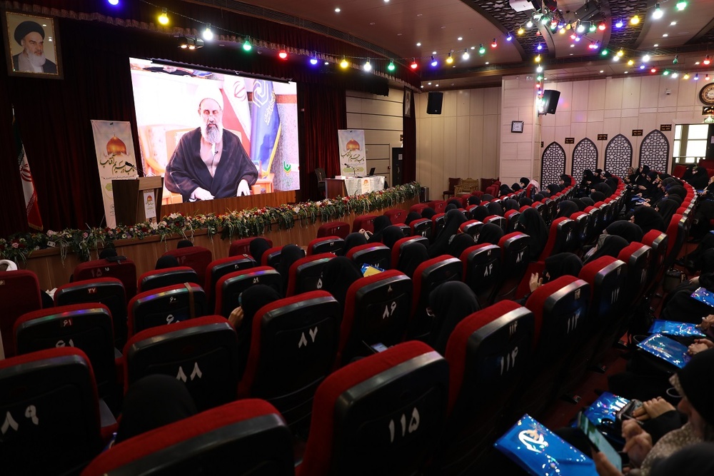 تصاویر/  اردوی ناب در حریم آفتاب حوزه‌های علمیه خواهران در مشهد مقدس