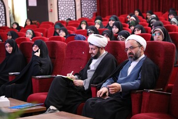 تصاویر/ اختتامیه اردوی ناب در حریم آفتاب حوزه‌های خواهران با رونمایی از کتاب «اخلاق کاربری نخبگان»