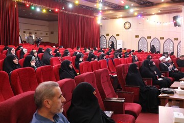 تصاویر/ اختتامیه اردوی ناب در حریم آفتاب حوزه‌های خواهران با رونمایی از کتاب «اخلاق کاربری نخبگان»