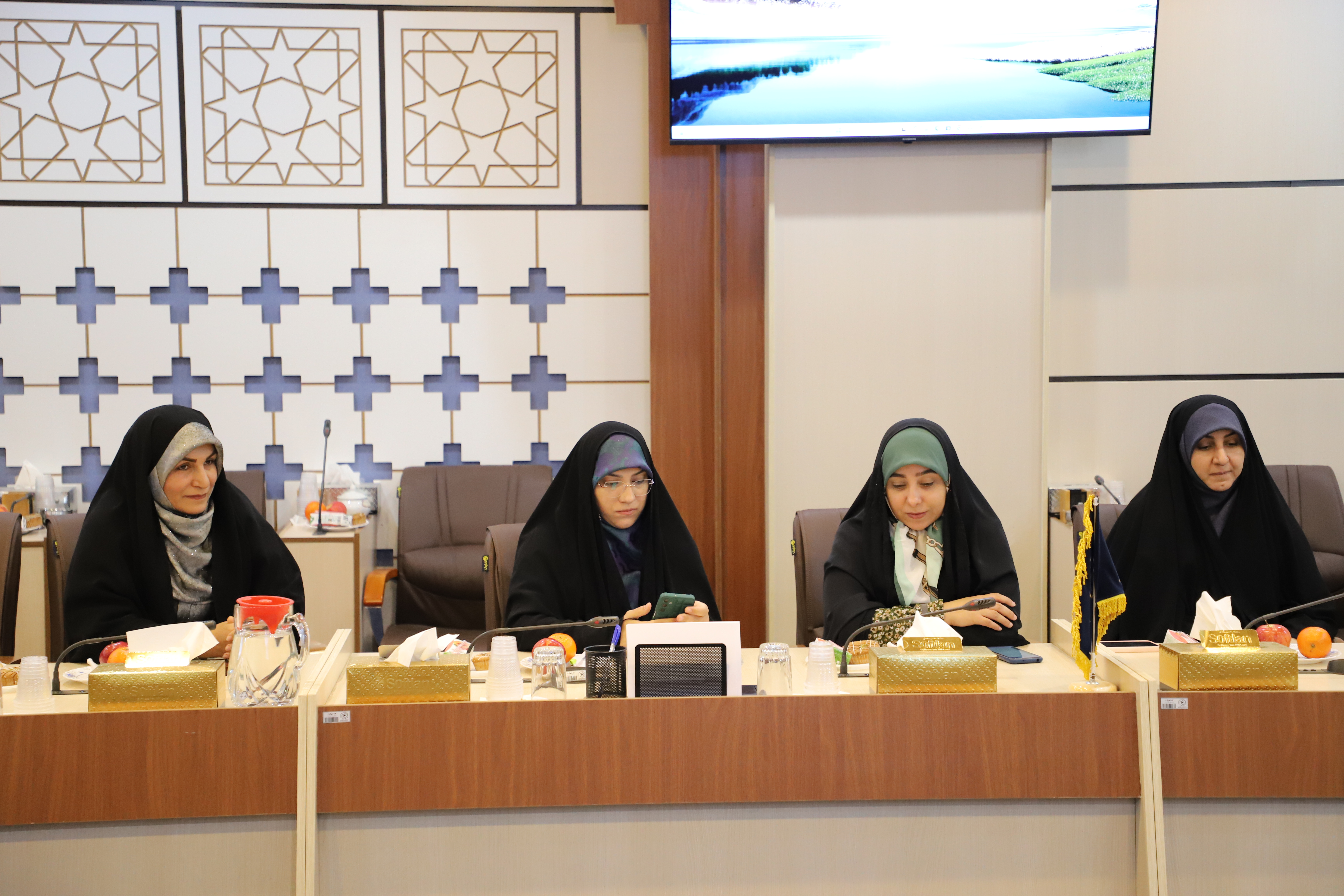 شاعر؛ رسانه‌ای قدرتمند در گفتمان مقاومت است