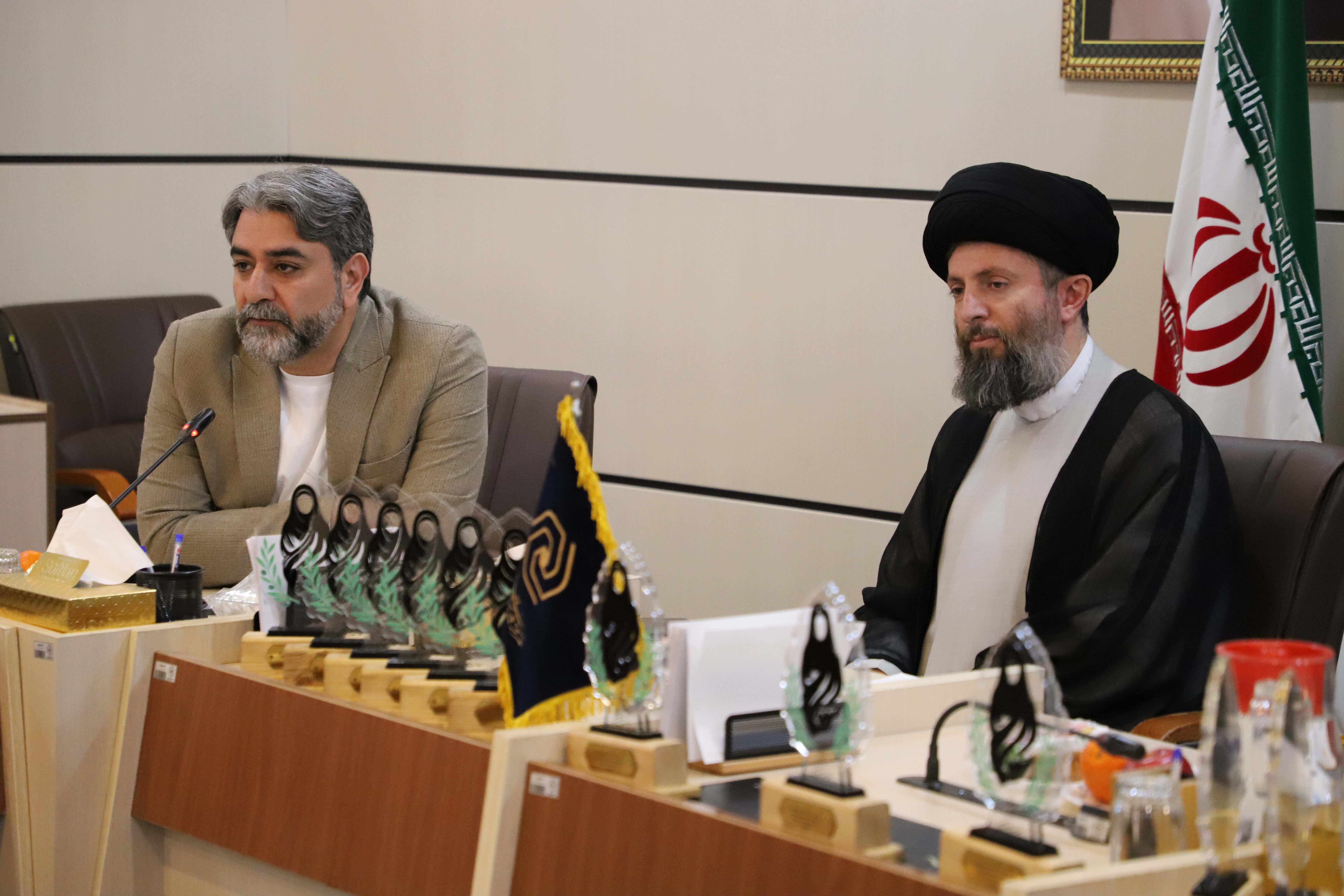 شاعر؛ رسانهای قدرتمند در گفتمان مقاومت است