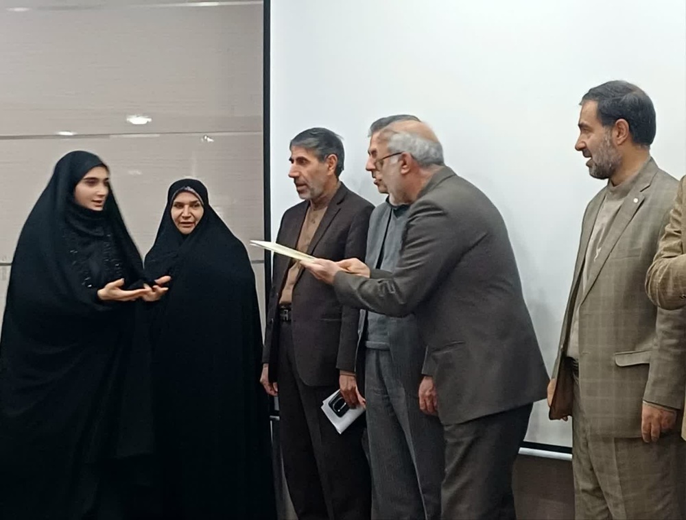 درخشش طلاب خواهر لرستان در همایش علمی امر به معروف و نهی از منکر