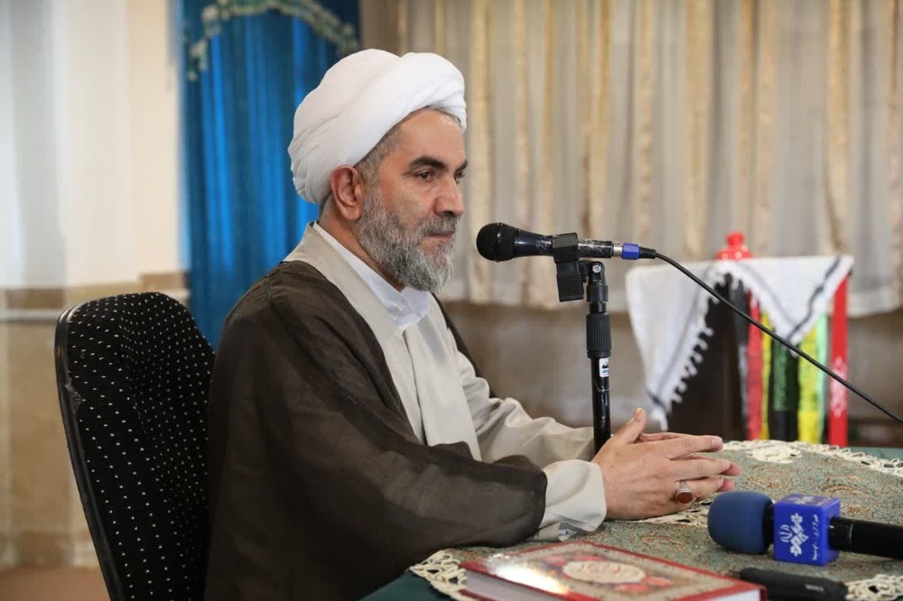 حوزه علمیه منشأ نشر معارف قرآن واهل بیت علیهم السلام در جهان است