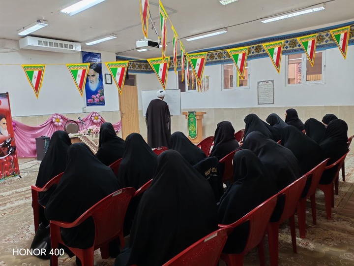 الگوی ارتباطی در خانواده را باید از ادب گفت‌وگوی اهل‌بیت(ع) آموخت