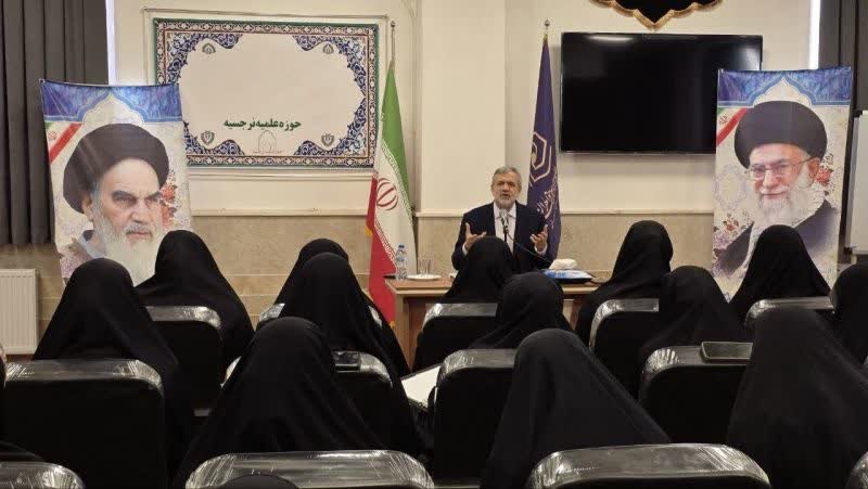 عبودیت؛ گمشده انسان سرگردان عصر مدرن است/ پنج بحران بزرگ انسان معاصر از نگاه قرآن