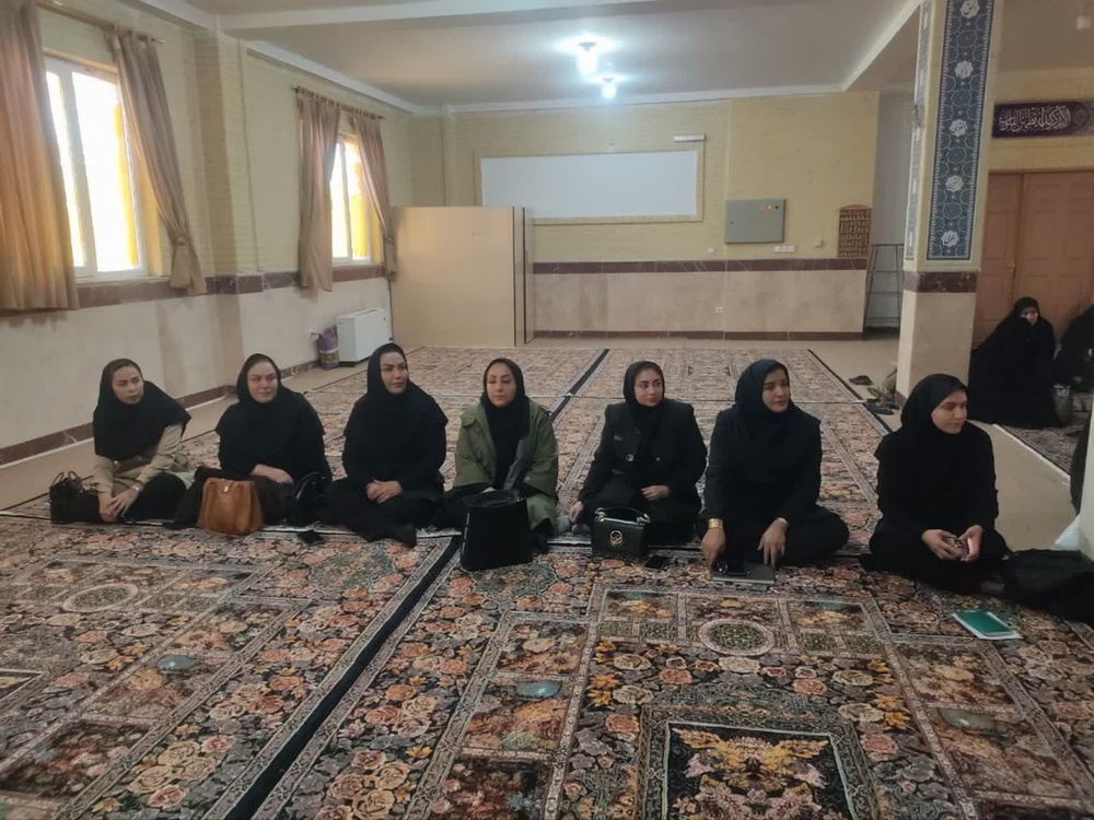 جایگاه مادری بانوی کُرد و نقش او در انتقال فرهنگ و هویت در کامیاران تبیین شد