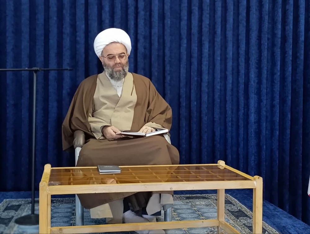 طلاب خواهر با آگاهی اجتماعی و معنویت عمیق، نقش موثر خود در فرهنگ دینی را ایفا کنند