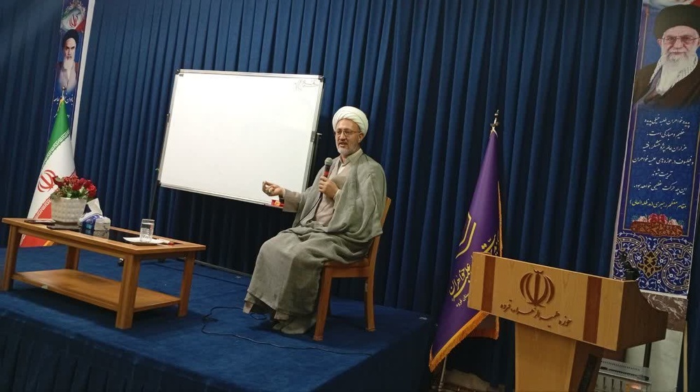 کارگاه «سبک زندگی اسلامی در تغذیه و خواب» در مرکز تخصصی الزهرا(س) قروه برگزار شد