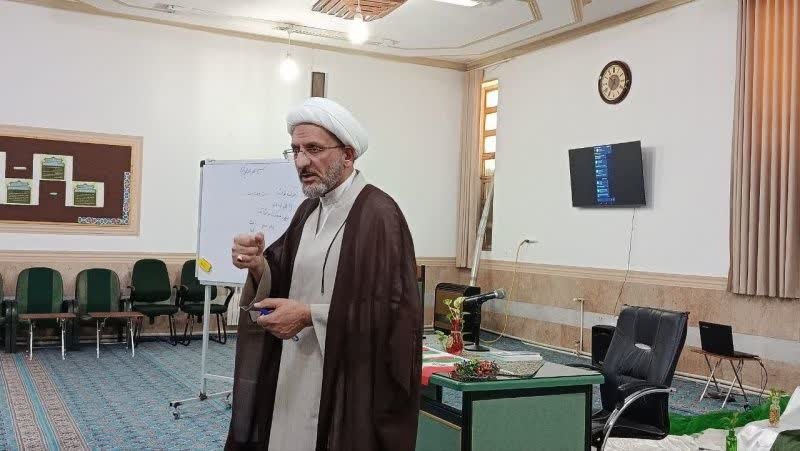 استغفار طهارت روح برای ورود به ماه رمضان است/ تمسک به ظاهر قرآن در ماه نزول