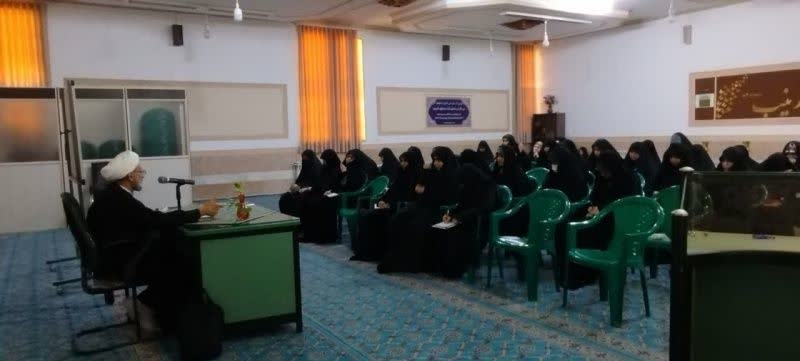 استغفار طهارت روح برای ورود به ماه رمضان است/ تمسک به ظاهر قرآن در ماه نزول