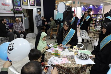 تصاویر/ دومین شب فعالیت غرفه حوزه‌های علمیه خواهران در نمایشگاه بین‌المللی قرآن کریم