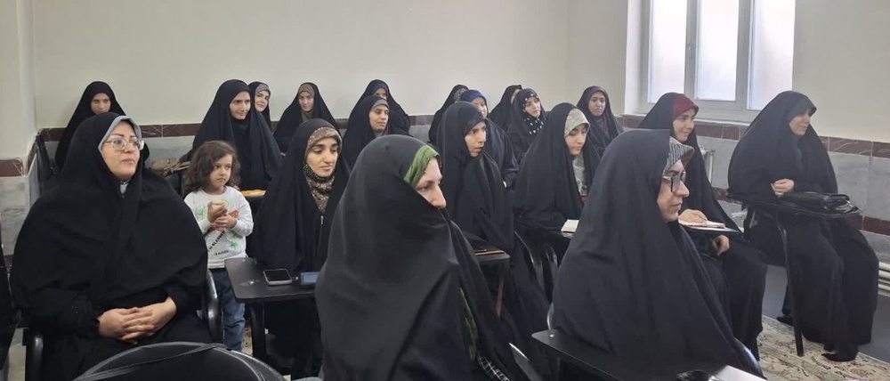 کارگاه آرامش هدفمند در مدرسه علمیه فاطمةالزهرا (س) بیجار