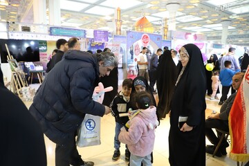 تصاویر/ فعالیت غرفه حوزه‌های علمیه خواهران در سومین شب نمایشگاه بین‌المللی قرآن کریم