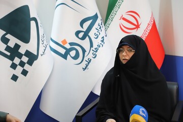 تصاویر/ فعالیت غرفه حوزه‌های علمیه خواهران در سومین شب نمایشگاه بین‌المللی قرآن کریم