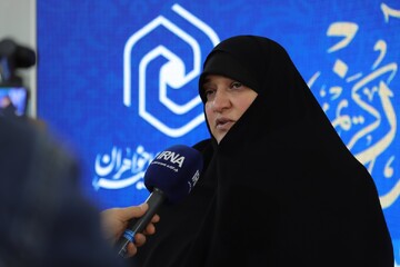 تصاویر/ فعالیت غرفه حوزه‌های علمیه خواهران در سومین شب نمایشگاه بین‌المللی قرآن کریم