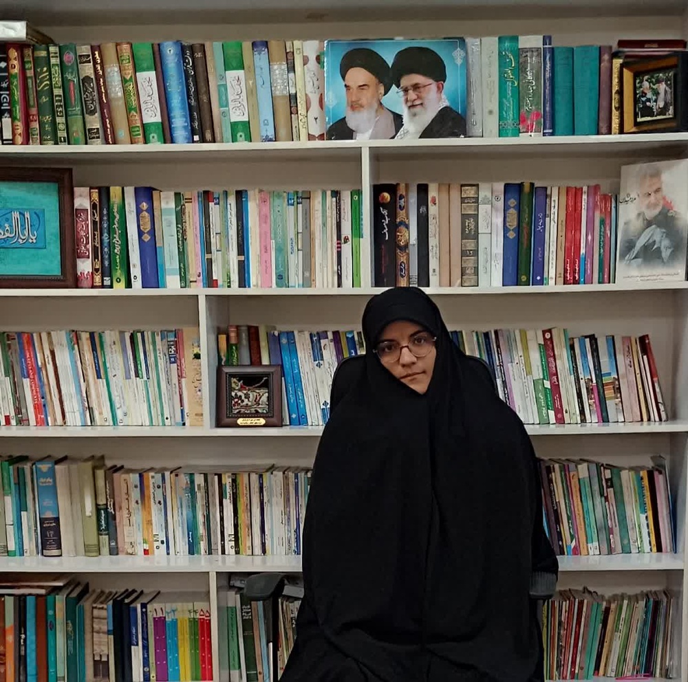 اتحاد مقدس ناظر به همبستگی آگاهانه، ارزش‌محور و الهی میان آحاد جامعه است