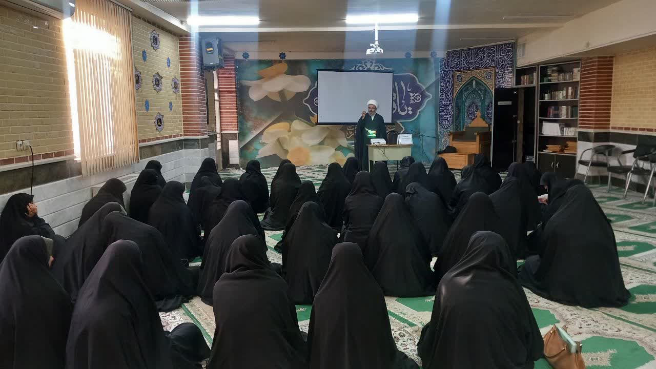 برگزاری نشست فرهنگی در مدرسه تخصصی حضرت زهرا سلاماللهعلیها دورود