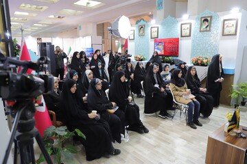 تصاویر/ چهارمین شب فعالیت غرفه حوزه‌های علمیه خواهران در نمایشگاه بین‌المللی قرآن کریم