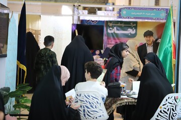 تصاویر/ چهارمین شب فعالیت غرفه حوزه‌های علمیه خواهران در نمایشگاه بین‌المللی قرآن کریم
