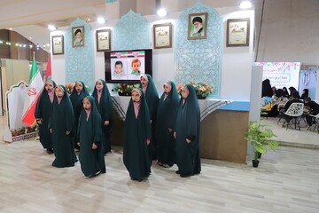 تصاویر/ فعالیت غرفه حوزه‌های علمیه خواهران در پنجمین شب نمایشگاه بین‌المللی قرآن کریم
