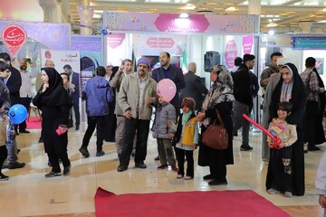 تصاویر/ فعالیت غرفه حوزه‌های علمیه خواهران در پنجمین شب نمایشگاه بین‌المللی قرآن کریم