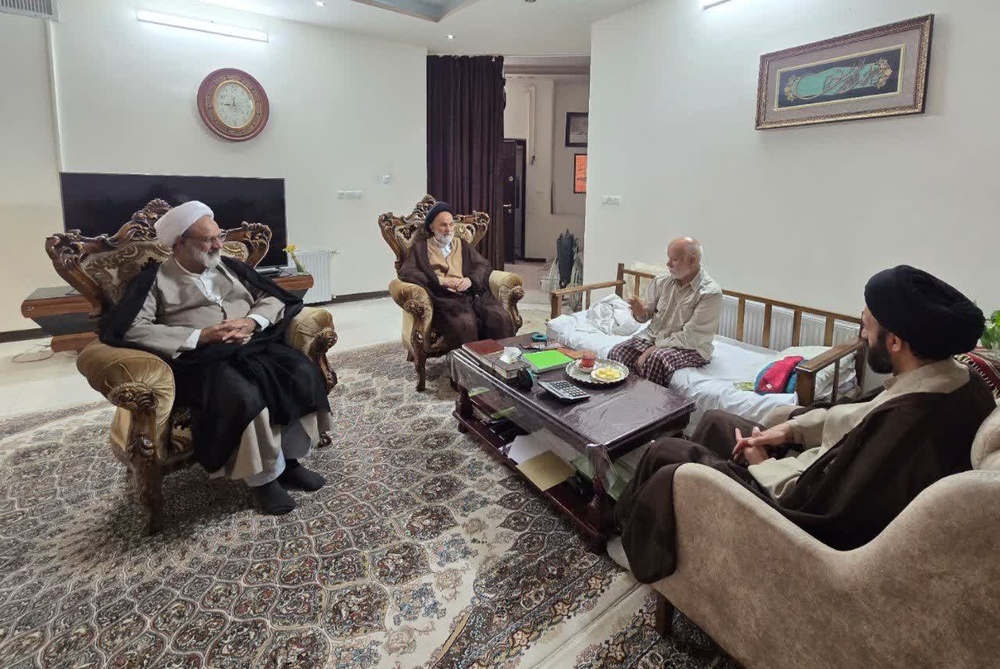 عیادت مدیر و کارکنان حوزه علمیه خواهران یزد از خیّر عرصه تعلیم و تربیت دینی