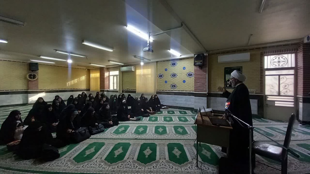 برگزاری نشست فرهنگی در مدرسه تخصصی حضرت زهرا سلام‌الله‌علیها دورود