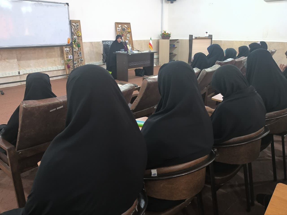دوره «معیار عشق» طلاب را برای تشکیل و پایداری خانواده مجهز میکند؛ آموزشهای روانشناختی و دینی برای ازدواج آگاهانه