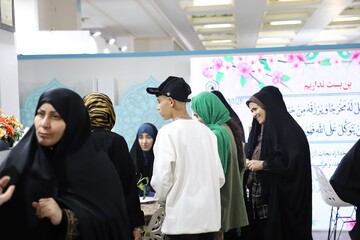 تصاویر/ ششمین شب فعالیت غرفه حوزه‌های علمیه خواهران در نمایشگاه بین‌المللی قرآن کریم