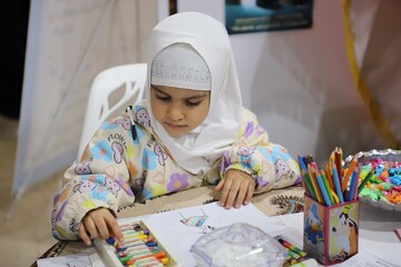 تصاویر/ ششمین شب فعالیت غرفه حوزه‌های علمیه خواهران در نمایشگاه بین‌المللی قرآن کریم