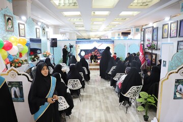 تصاویر/ فعالیت غرفه حوزه‌های علمیه خواهران در هفتمین شب نمایشگاه بین‌المللی قرآن کریم